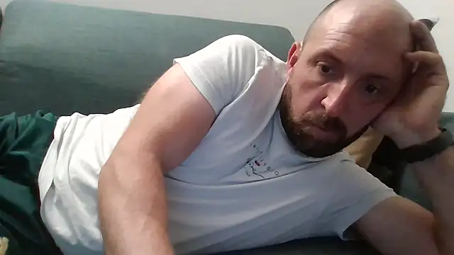 Snapshot of luca_beech88 chatting on June 4, 2026, 6:23 pm luca beech88 online show from June 4, 2026, 6:23 pm