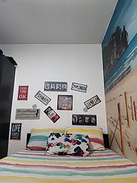 SugarDiamonds online show from September 26, 2025, 9:16 am