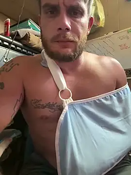 Snapshot of bkuterbach2015 chatting on December 22, 2025, 6:30 pm bkuterbach2015 online show from December 22, 2025, 6:30 pm