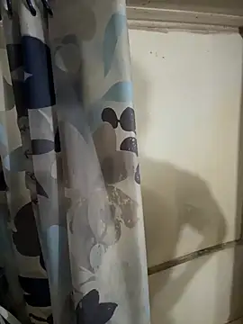 bkuterbach2015 online show from April 2, 2026, 12:23 pm