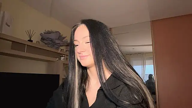 messystasy online show from November 9, 2025, 1:37 pm