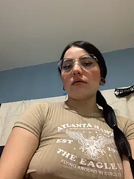 Naomii2 online show from November 9, 2025, 4:49 am