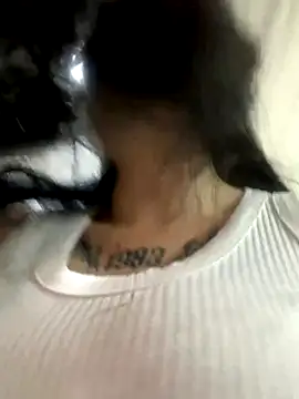 Naomii2 online show from November 12, 2025, 1:43 am