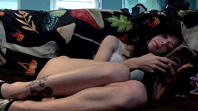 kittenkisses3 online show from November 4, 2025, 2:43 pm