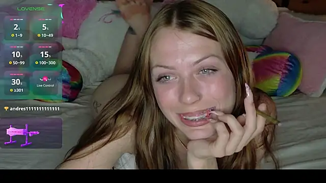 kittenkisses3 online show from April 15, 2026, 11:38 pm