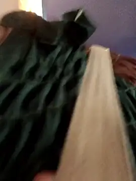 PaulinaLondra2 online show from December 17, 2025, 11:21 pm