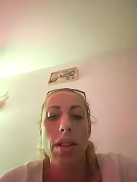Yourdreams666999 online show from May 24, 2026, 7:58 pm