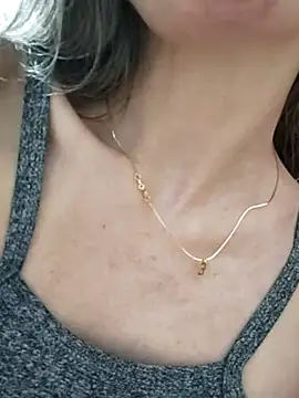 Melzinhasweet online show from November 24, 2025, 9:15 pm