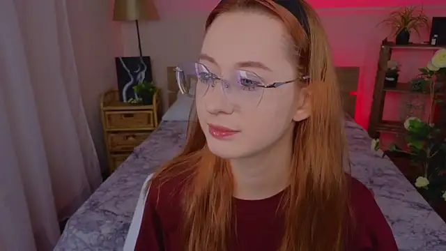 WICKEDEMBER online show from April 10, 2026, 2:18 am