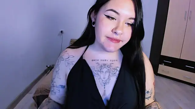 HitoMi2 online show from November 10, 2025, 4:12 pm