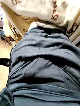 yuyuyu23565 online show from November 14, 2025, 1:15 pm