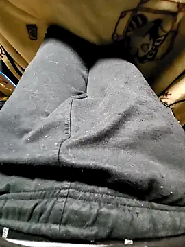 yuyuyu23565 online show from November 10, 2025, 12:21 pm