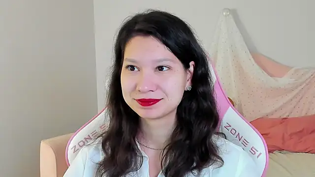 SaraDenars online show from November 18, 2025, 5:11 am