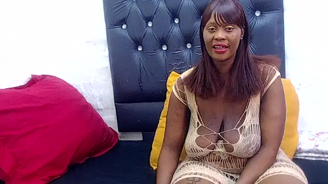 AUGUSTBLOOMxx online show from December 3, 2025, 3:44 pm