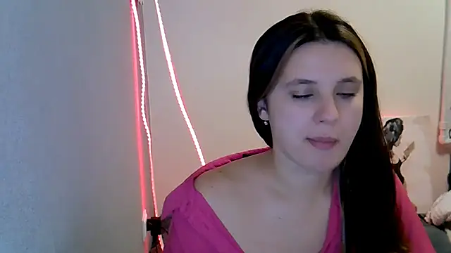 KiraHoney online show from January 9, 2026, 8:05 pm