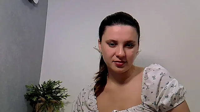 KiraHoney online show from November 8, 2025, 10:02 pm