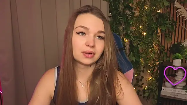 MaryHamilton online show from November 26, 2025, 2:17 pm