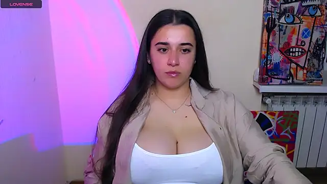 Snapshot of AlinaDoll_ chatting on May 26, 2026, 7:17 am AlinaDoll online show from May 26, 2026, 7:17 am