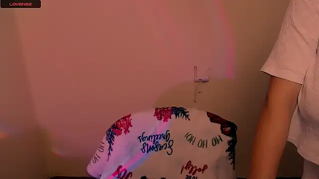 Snapshot of AlinaDoll_ chatting on December 1, 2025, 10:38 am AlinaDoll online show from December 1, 2025, 10:38 am