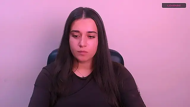 Snapshot of AlinaDoll_ chatting on November 26, 2025, 8:47 am AlinaDoll online show from November 26, 2025, 8:47 am