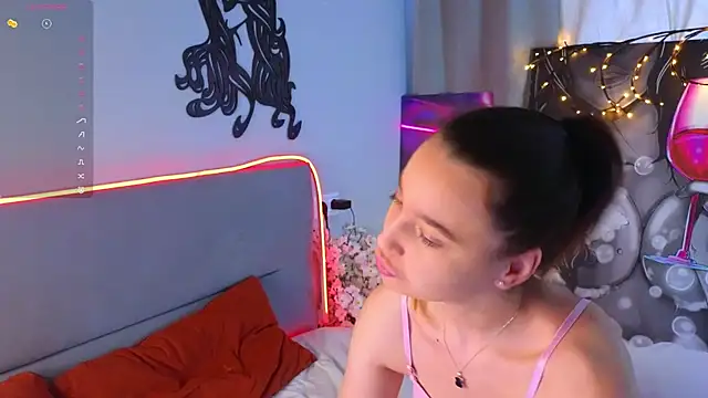 Snapshot of LauriePerez chatting on February 8, 2026, 8:01 am LauriePerez online show from February 8, 2026, 8:01 am