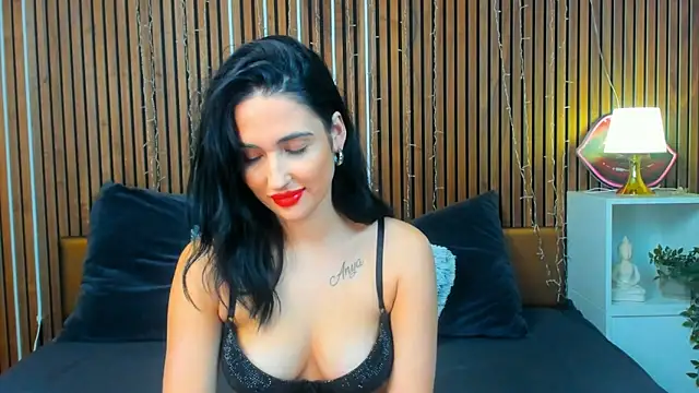 CamillaParis25 online show from November 30, 2025, 5:25 pm