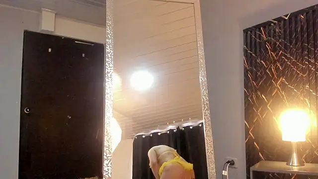 Snapshot of clara_heat chatting on November 20, 2025, 7:58 pm clara heat online show from November 20, 2025, 7:58 pm