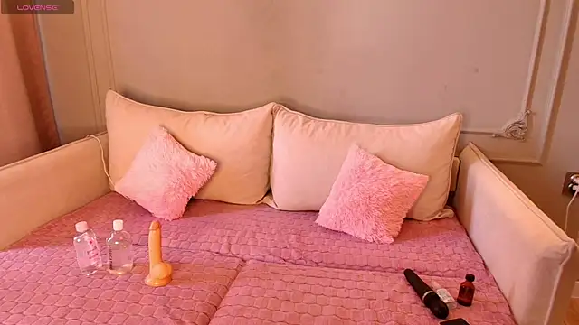 lihnpham online show from March 26, 2026, 2:21 am