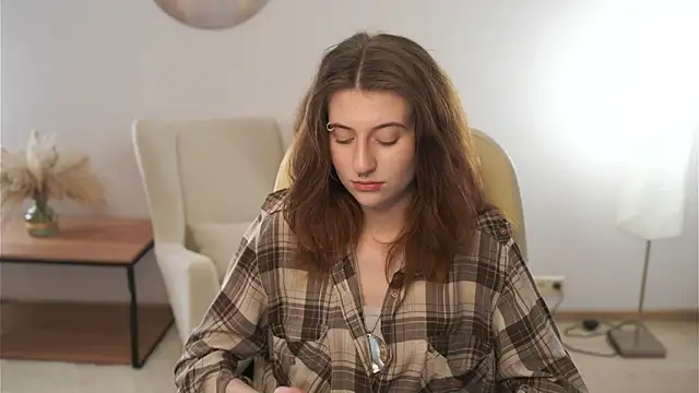 EmmalineNasir online show from November 6, 2025, 9:13 am