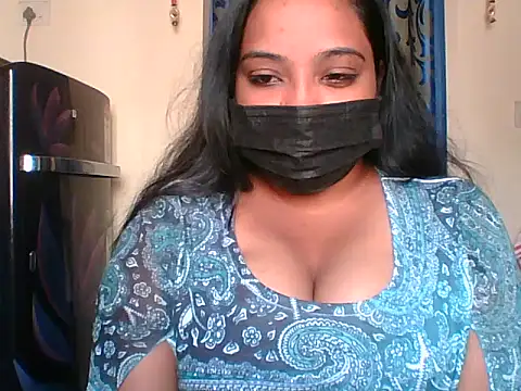 Snapshot of Mathi_cam chatting on March 3, 2026, 4:52 am Mathi cam online show from March 3, 2026, 4:52 am