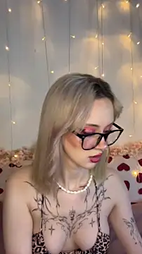 melisa diamond online show from November 25, 2025, 8:53 pm