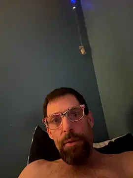 biggdaddyandqueenn online show from December 19, 2025, 9:06 pm