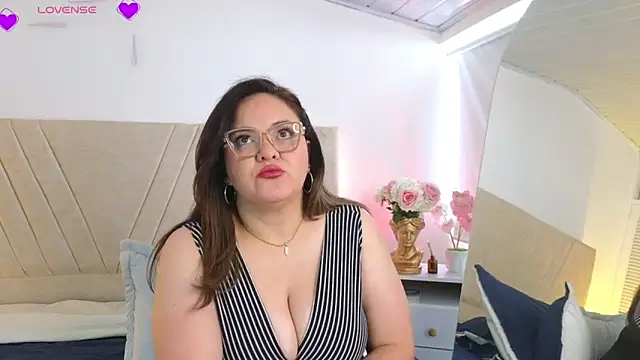 NatashaBlade  online show from November 27, 2025, 12:27 pm