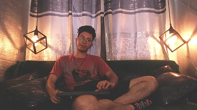 alexy re online show from November 12, 2025, 5:28 pm