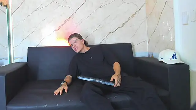 Kevinperlas online show from November 8, 2025, 1:31 am