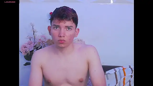 Snapshot of Oliver_paris chatting on November 29, 2025, 5:51 am Oliver paris online show from November 29, 2025, 5:51 am