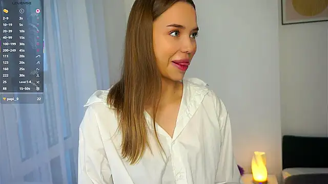 JunieTrippett online show from November 22, 2025, 7:07 am