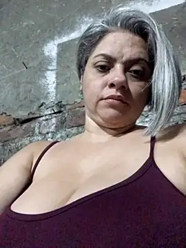 Snapshot of sexysubMila chatting on December 17, 2025, 12:37 am sexysubMila online show from December 17, 2025, 12:37 am