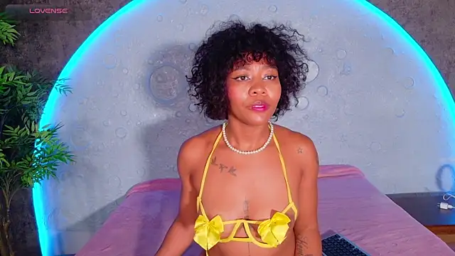 Shanelsmith online show from July 7, 2026, 10:13 pm