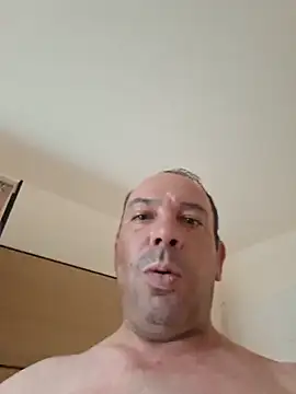 FrancescoLatino online show from November 25, 2025, 1:33 pm