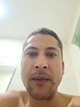 Arrombador20 online show from April 1, 2026, 4:47 am