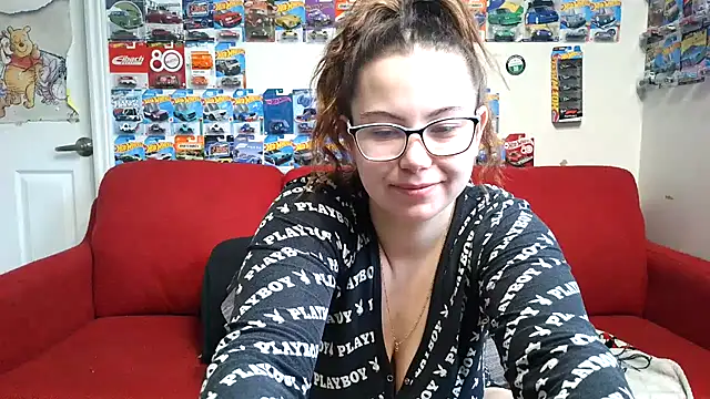 Snapshot of FreakyDreama chatting on March 23, 2026, 1:44 pm FreakyDreama online show from March 23, 2026, 1:44 pm