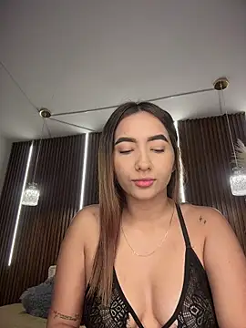 Snapshot of Aleja_velez chatting on November 5, 2025, 2:09 pm Aleja velez online show from November 5, 2025, 2:09 pm