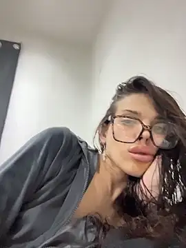 zowi101 online show from December 17, 2025, 7:30 pm