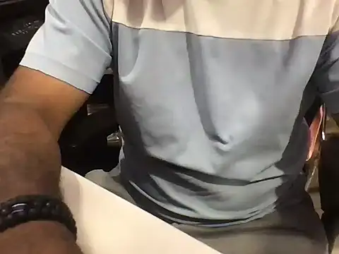 KingCobra 07 online show from April 15, 2026, 2:54 pm