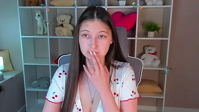 Ella Burns online show from April 21, 2026, 2:47 am