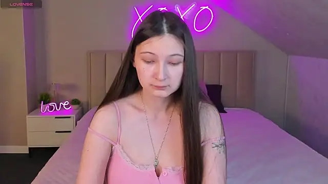 Ella Burns online show from April 23, 2026, 1:45 am