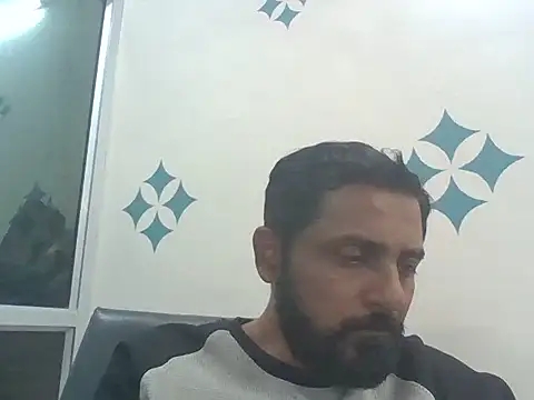 Snapshot of RubyEntity chatting on November 14, 2025, 9:24 am RubyEntity online show from November 14, 2025, 9:24 am