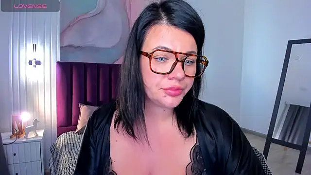 TiffanyDoyle online show from November 19, 2025, 8:36 am