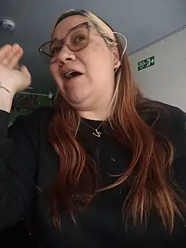 sharon-D online show from November 12, 2025, 9:40 pm